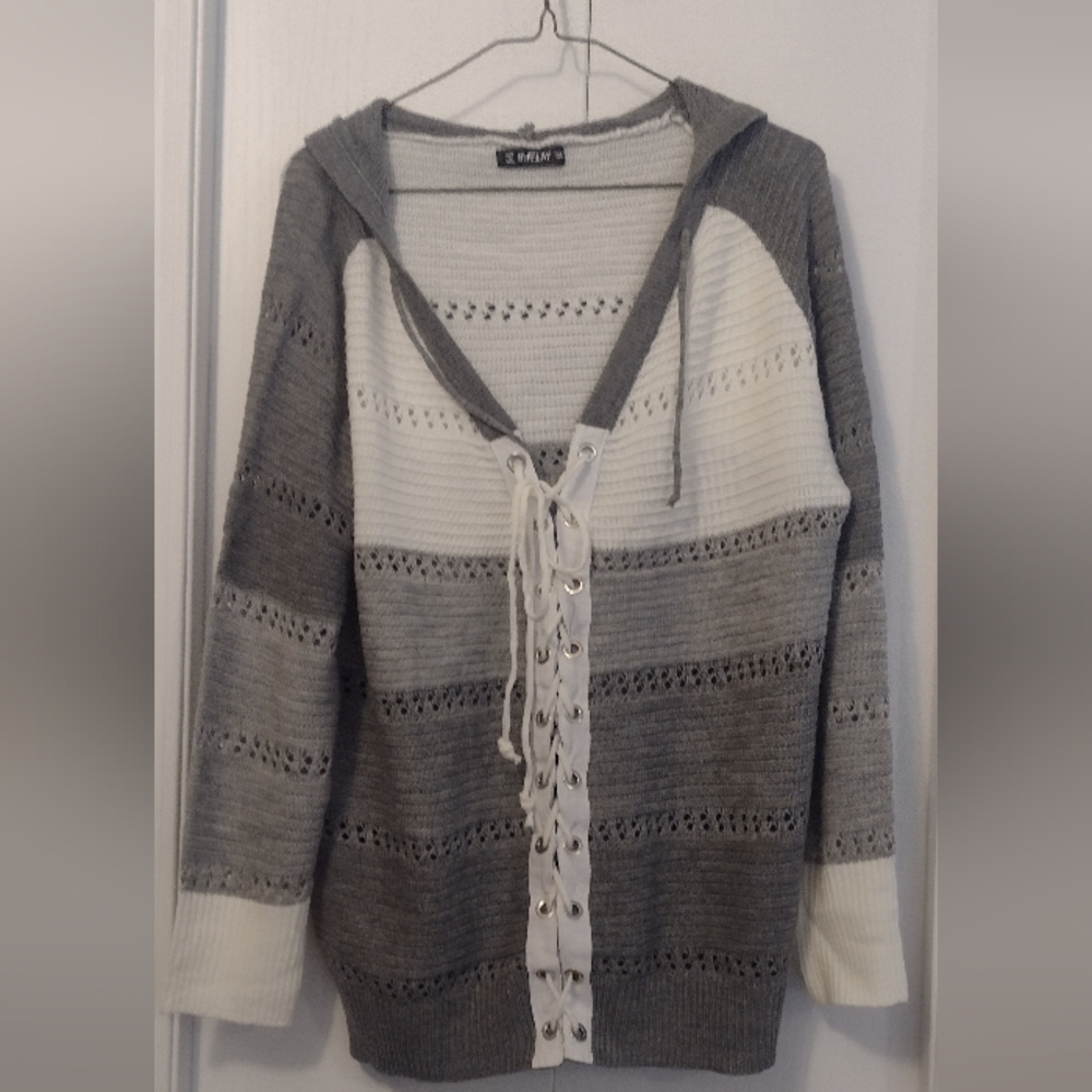 Sheilay lightweight sweater ptp 22"